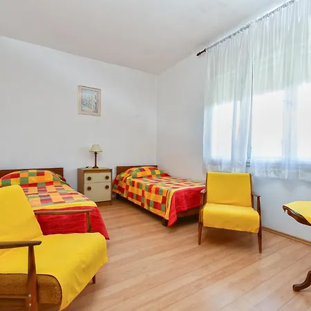 Mirela 1554 Пула