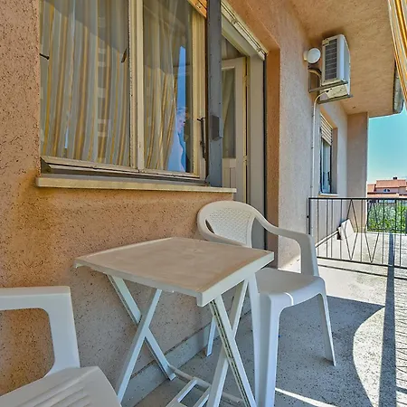 Appartement Mirela 1554 *