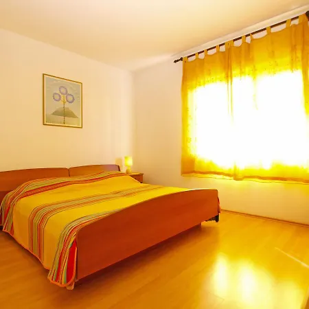 Apartment Mirela 1554 Pula