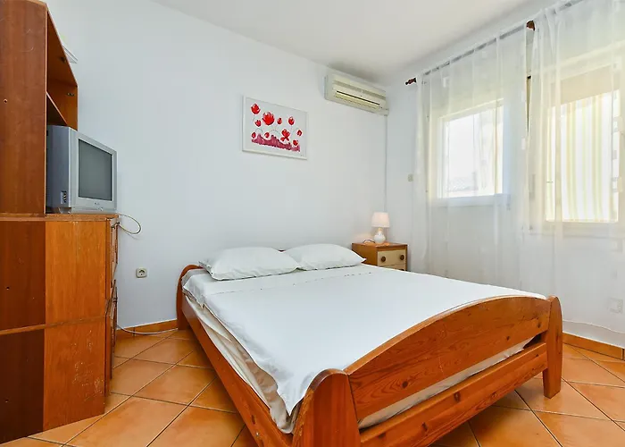 Mirela 1554 Apartman *