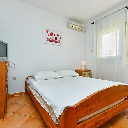 Mirela 1554 Apartmán *