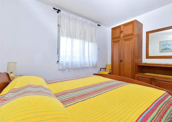 Mirela 1554 * 풀라